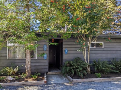 Tofino: Our cozy cabin at the Mackenzie Beach Resort