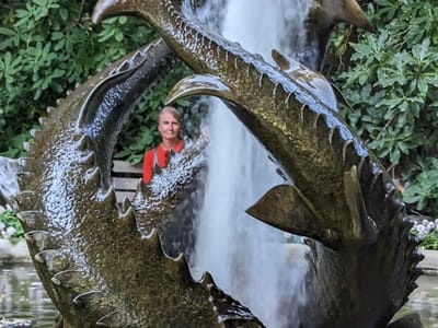 Butchart Gardens: Sturgeon Statue