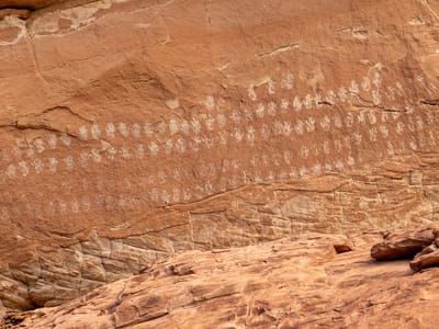 Grand Staircase-Escalante Area: 100 Hands Pictograph