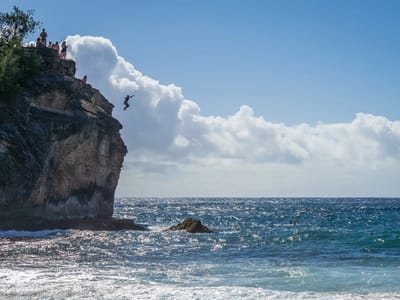 South Shore - Sheraton Kauai Resort: Jumpers at Shipwreck Beach