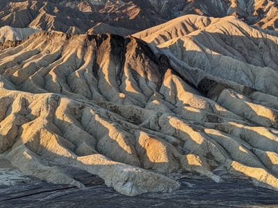 Death Valley National Park: Badlands below Zabriskie Point