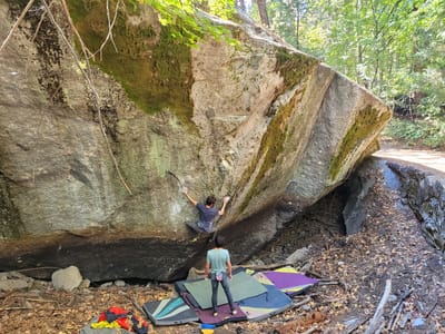 Yosemite Valley: Diesel Power Boulder in Camp 4