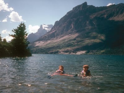 Waterton-Glacier National Park: Cold swim in St Mary's Lake