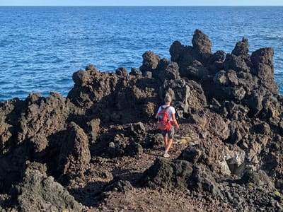 Hana: Waianapanapa Park - Kipapa O Kihapiilani Trail