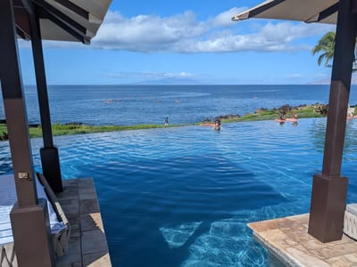 Wailea: Our infinity pool