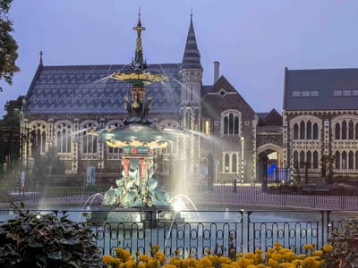 Christchurch: Peacock Fountain at night