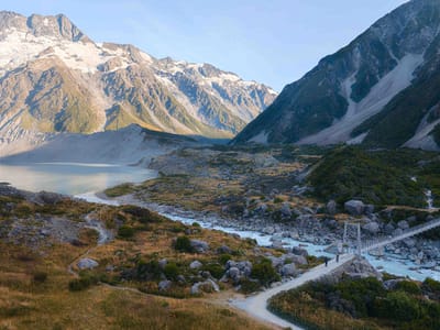 Mount Cook National Park (Aoraki): First swing bridge