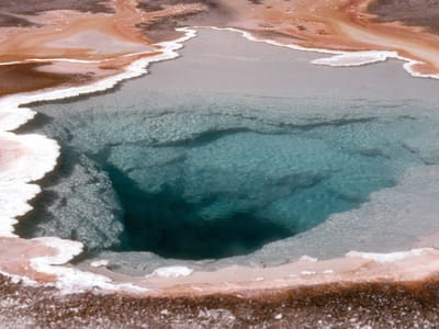 Yellowstone National Park: Midway Geyser Basin