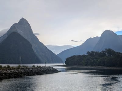Milford Sound: Calm morning for our cruise