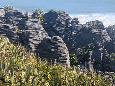 Pancake Rocks and Punakaiki Beach: Pancake Rocks
