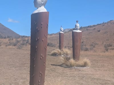 Arthur's Pass and Castle Hill: Maori "pou whenua"