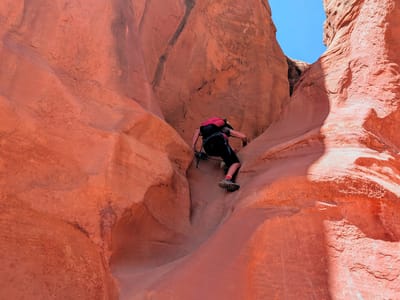 Hole-in-the-Rock Road: The scary ascent goes on