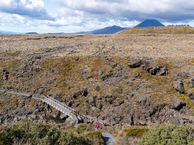 Tongariro National Park: Across the lava fields