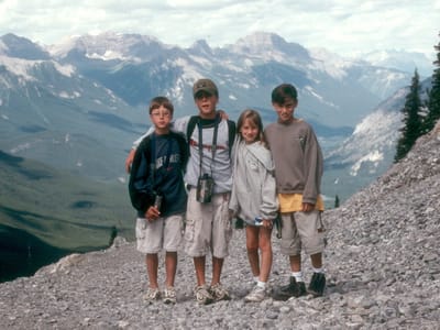 Banff National Park: Kids at top of Sulphur Mountain