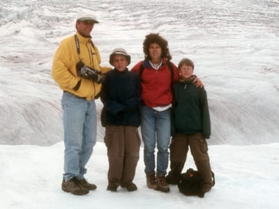 Icefields Parkway / Columbia Icefields: Family at the Icefields
