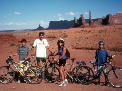 Monument Valley: Family crazy enough to bike Monument Valley