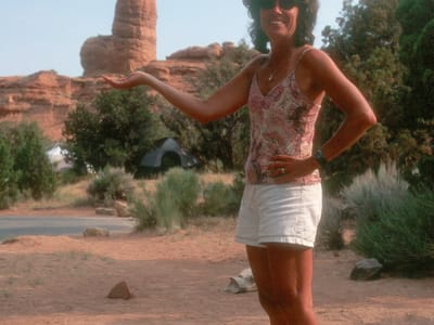 Kodachrome Basin State Park: Lolo being playful with Big Stoney
