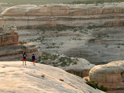 Natural Bridges National Monument: Boys on Sipapu Bridge Hike