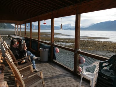 Miller's Landing - Seward: Millers Landing Porch
