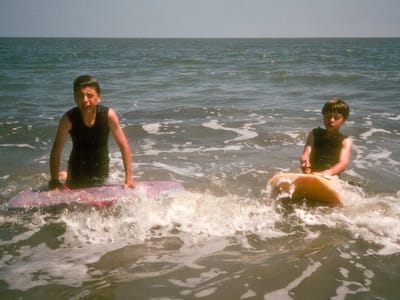 Hunting Island State Park: Boys boogie boarding