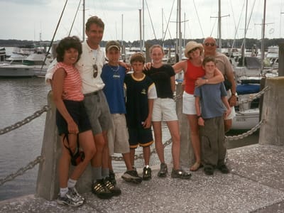 Hunting Island State Park: Happy Campers at waterfront