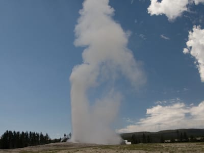 Yellowstone National Park: Old Faithful