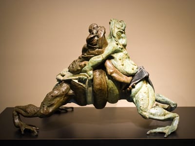 Huntington Beach State Park: Sumo Frogs Sculpture