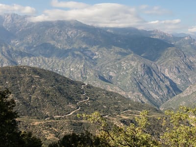 Sequoia and Kings Canyon National Parks: Road to Kings Canyon