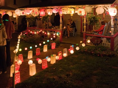 Oak Bluffs: Cottage City Illumination Night