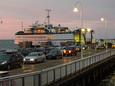 Oak Bluffs: MV Ferry at Oak Bluffs