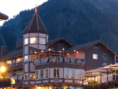 Leavenworth: Visconti's at Dusk