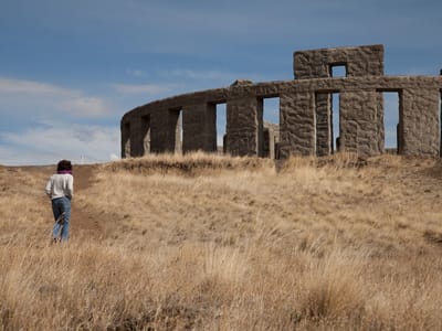 Maryhill Museum of Art: Lolo approaching Maryhill Stonehenge