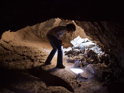 Lava Beds National Monument: Lolo in Sunshine Cave