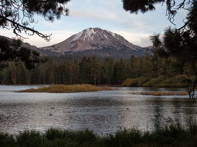 Lassen Volcanic National Park: Lassen Peak over Manzanita Lake