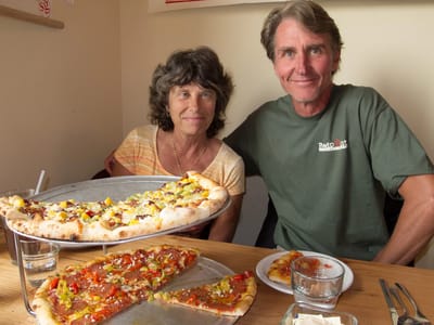 Columbia River Gorge National Scenic Area: Herb and Lolo at Solstice Wood Fire Café