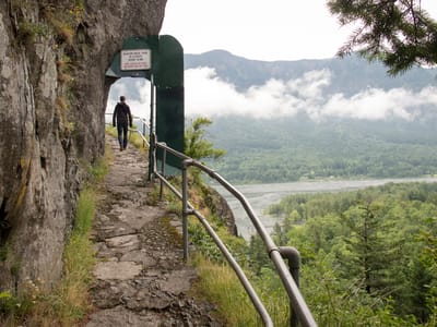Columbia River Gorge National Scenic Area: Beacon Rock Hike