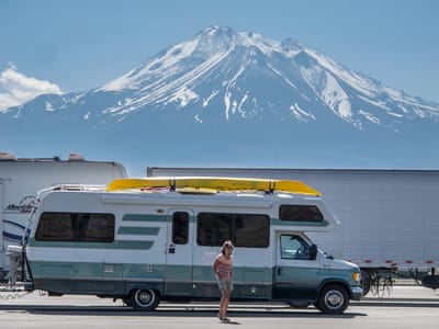 Stanton Park: Lolo and Lazy Daze with Mount Shasta at I-5 Rest Stop