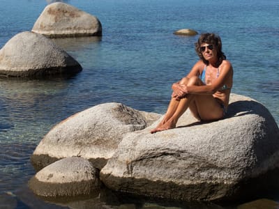 Lake Tahoe: Lolo on Rock in Secret Cove