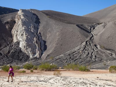 Death Valley National Park: Lolo in Ubehebe Crater