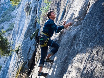 Yosemite National Park: Tom Climbing - LEG