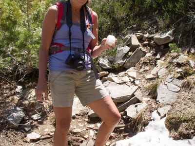 Eastern Sierra - North (June Lake, Lee Vining, Yosemite, and Bridgeport): Lolo with Lundy Canyon Snowball