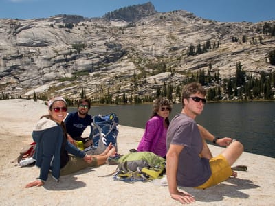 Tuolumne Meadows / Mono Lake: Hikers at Lower Cathedral Lake