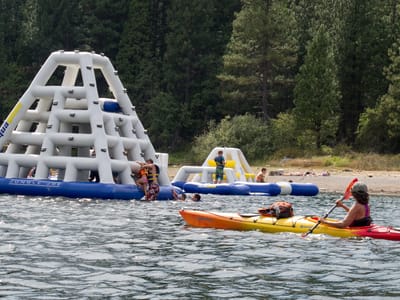 Lake Siskiyou Camp Resort: Lolo in Lake Siskiyou Splash Zone