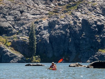 Lake Siskiyou Camp Resort: Lolo Kayaking Castle Lake