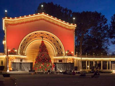 Campland on the Bay and San Diego Side Trips: Practice Tree Lighting at the Spreckels Organ Pavilion