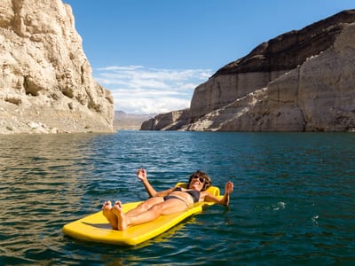 Lake Mead National Recreation Area: Lolo demonstrating use of float