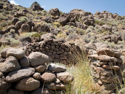 Mono Lake and Travertine Hot Springs (Bridgeport): Dog Town