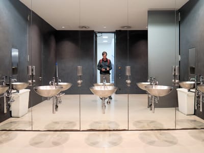 Munich: Pinakothek der Moderne - Mens Room