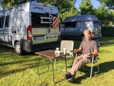 Chiemsee: Herb enjoying his first day in the camper