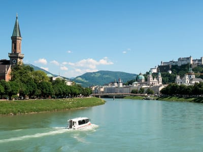 Salzburg: Salzach River flowing through the Aldstadt